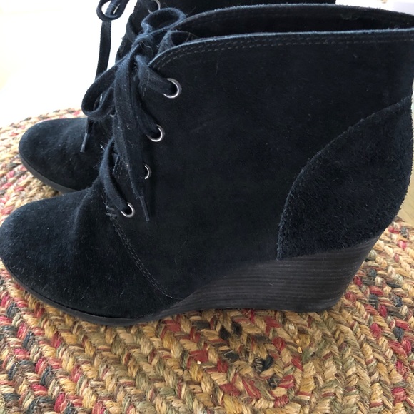Lucky Brand Suede black boots. Size 8 - Picture 4 of 6
